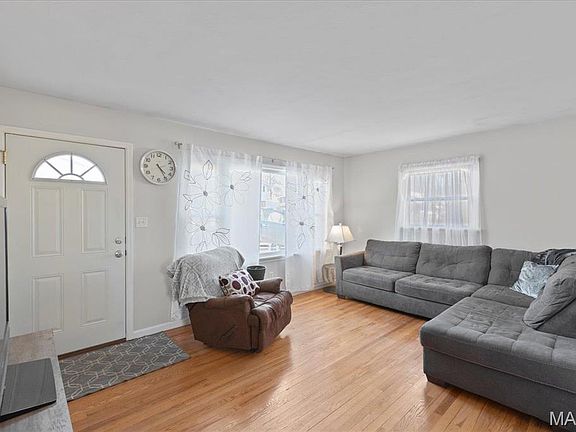 3rd image of 1660 Hobelman Dr
