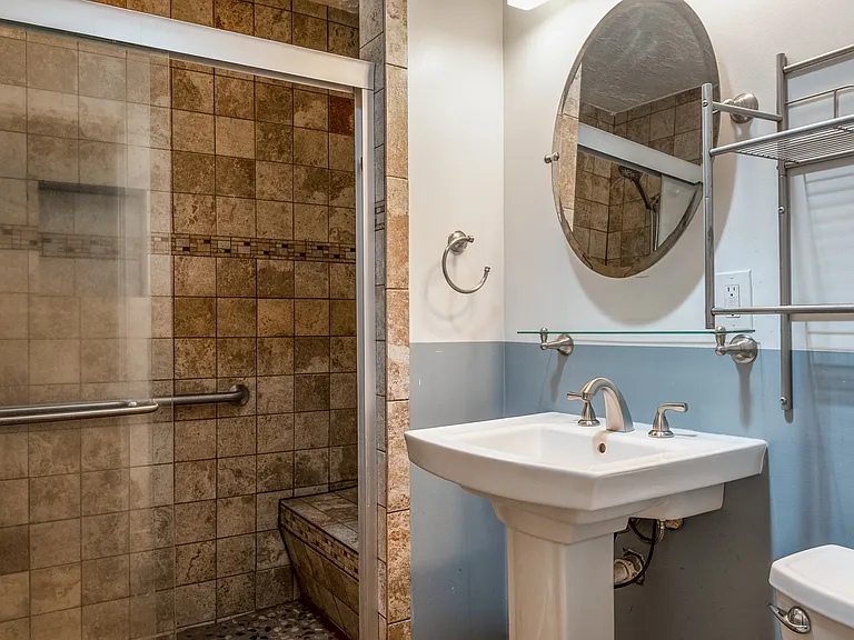 414 Harvard Dr SE #A — Photo 8