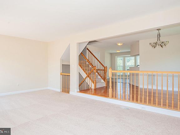 4th image of 6401 Castlefin Way