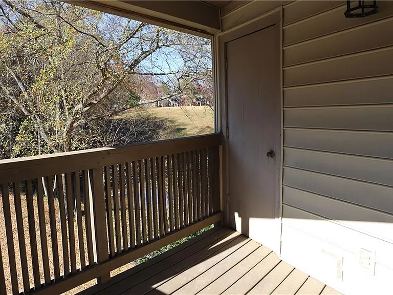 1103 Garden Ct — Photo 17