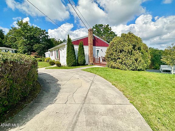 3rd image of 113 Markwood Dr