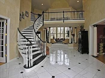 4th image of 4724 Wellington Dr