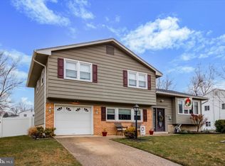 63 Greenwood Dr, Turnersville, NJ 08012
