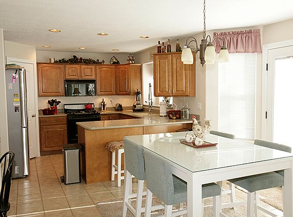 Kitchen and breakfast nook