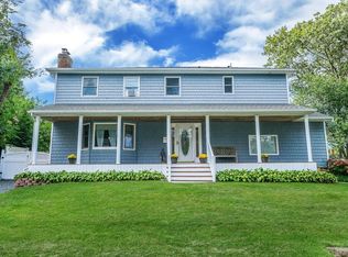 12 Jamar Ln, Ronkonkoma, NY 11779