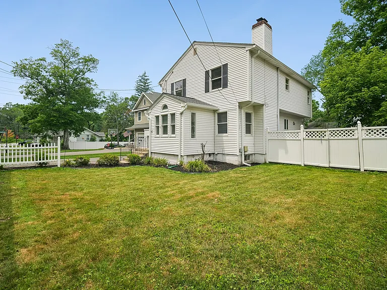 66 W Hobart Gap Rd — Photo 34