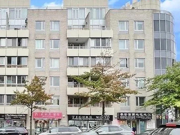 132-03 Sanford Avenue #2F, Flushing, NY 11355