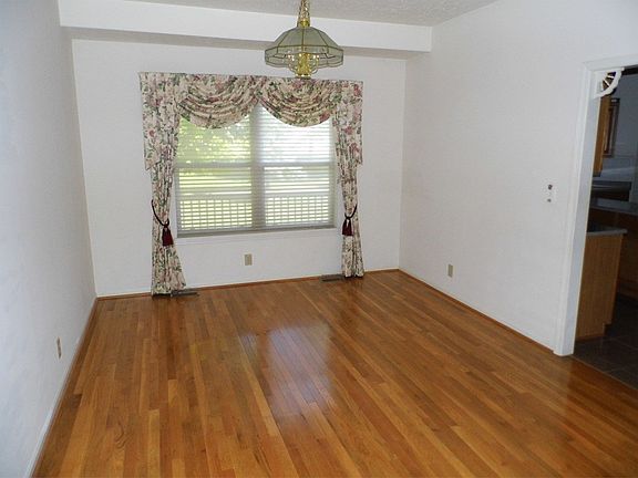 5th image of 5130 Cameron Ln