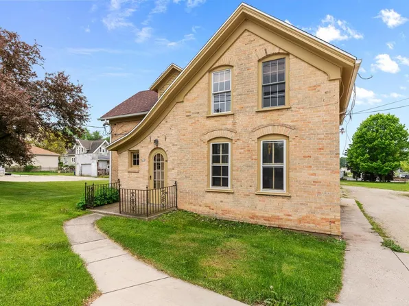 415 Fredonia AVENUE, Fredonia, WI 53021