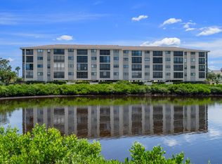 8251 Brent St APT 915, Port Richey, FL 34668