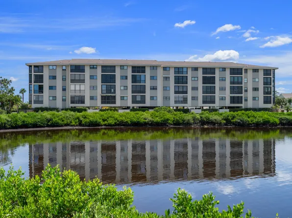 8251 Brent St APT 915, Port Richey, FL 34668