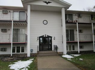 2904 S 17th St APT 201, Grand Forks, ND 58201