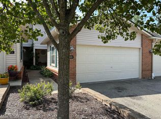 5674 Drake Holw W, West Bloomfield, MI 48322