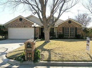 1417 Strickland Dr, Crowley, TX 76036