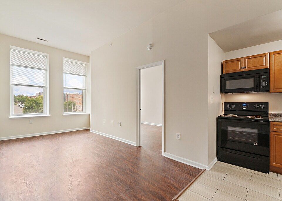 Kitchen/ Living Room