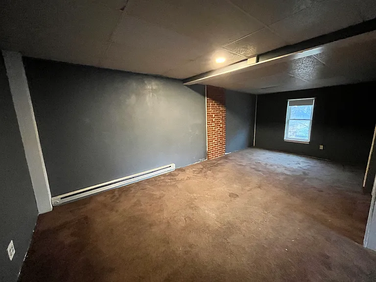 33 W Commerce St — Photo 16
