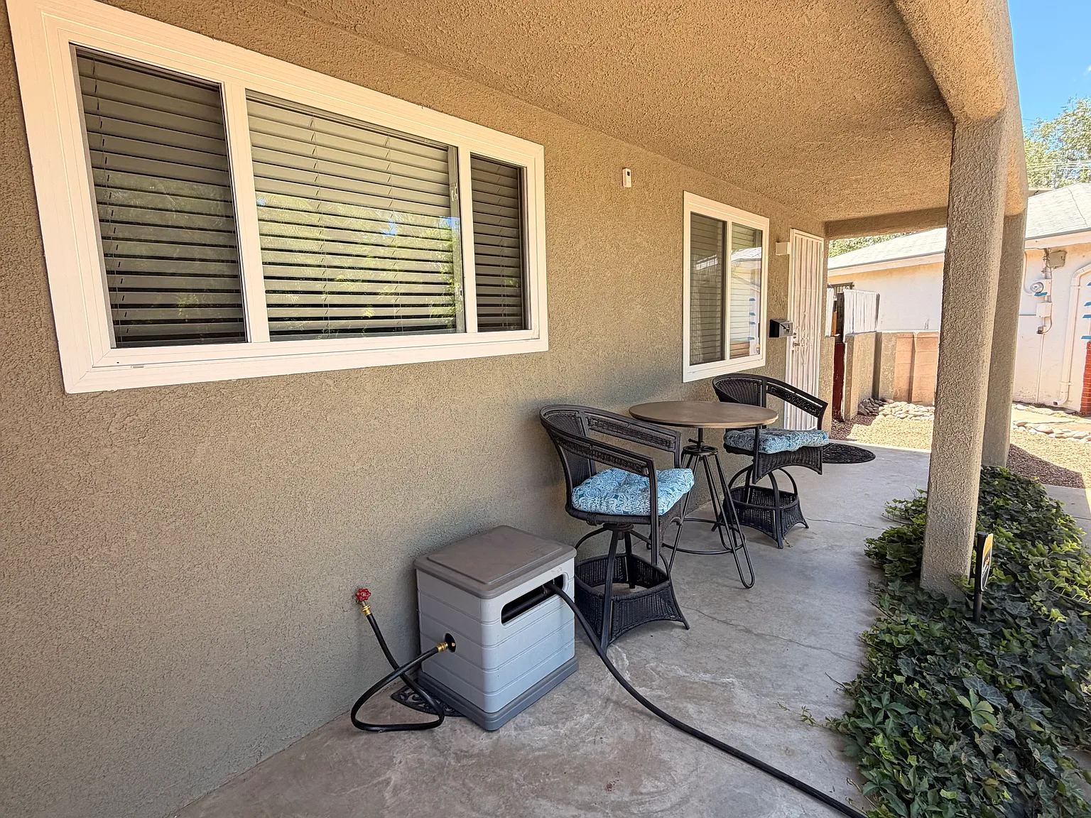 4 bed, 1800 sqft, $2,500 — Photo 2