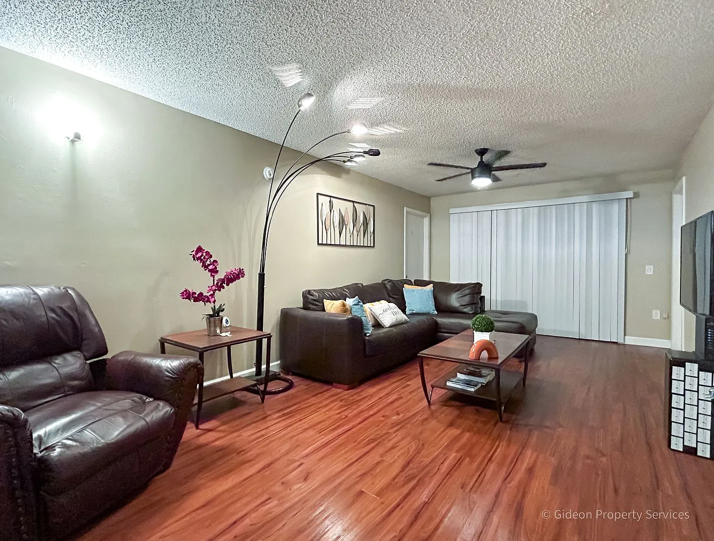 3921 SW 34th St — Photo 2