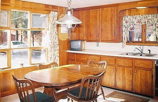 SPACIOUS 17 X 14 KITCHEN