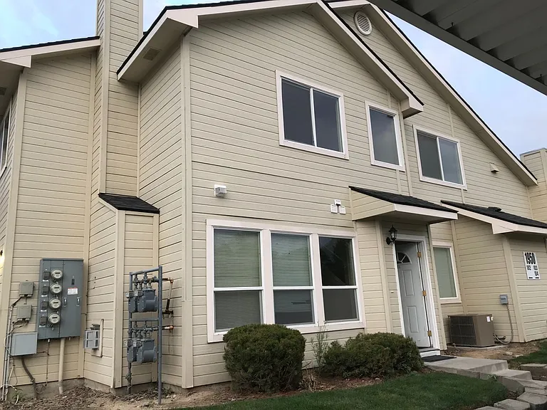 1950 Lexis Ln — Photo 13