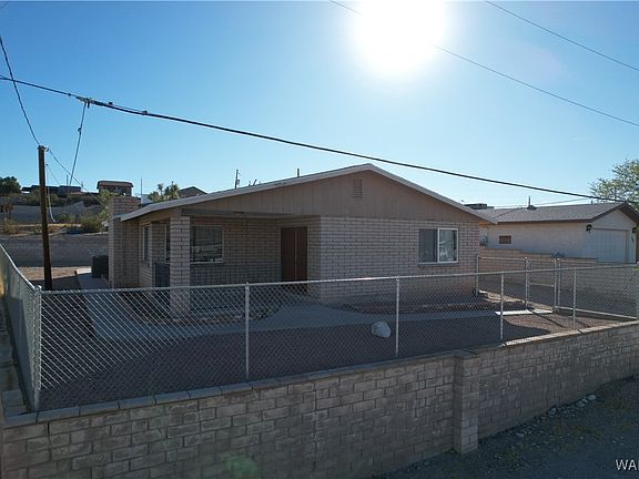 4th image of 220 PALM Avenue