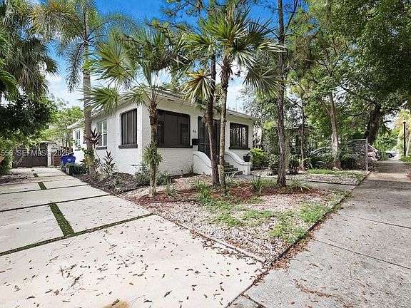 2nd image of 46 NE 43rd St