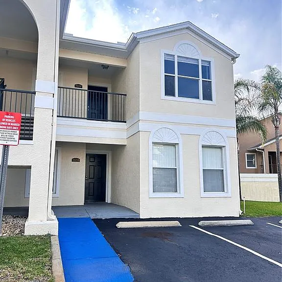 8825 Grand Palms Cir #B — Photo 1