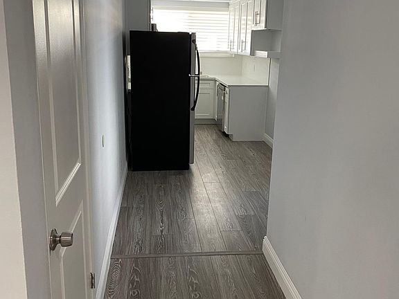 5th image of 416 N Broadway #3