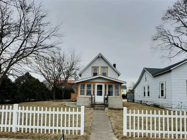 204 E Seymour St, Kentland, IN 47951