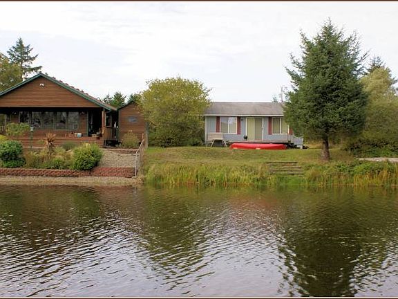 60' of water frontage