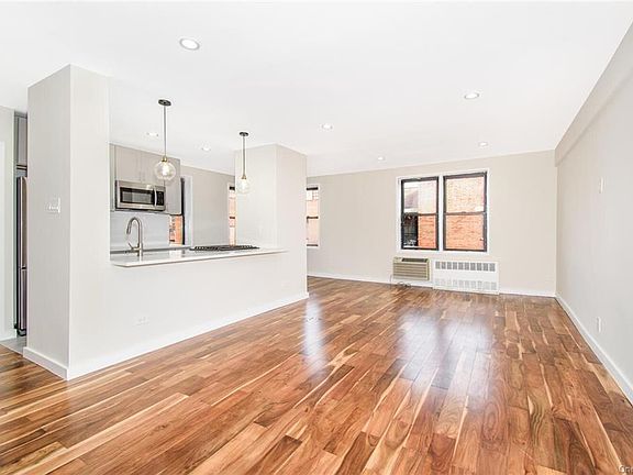 2nd image of 665 Thwaites Pl APT 6W