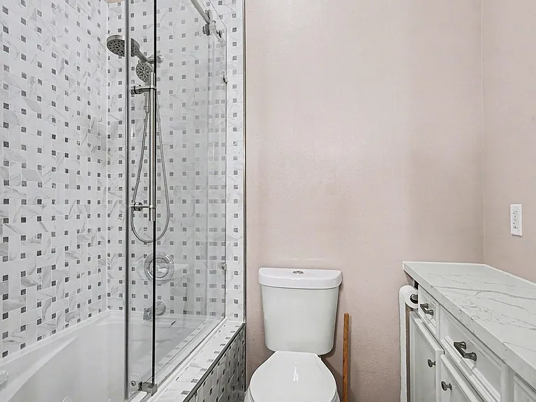 15569 Crown Oaks Dr — Photo 26