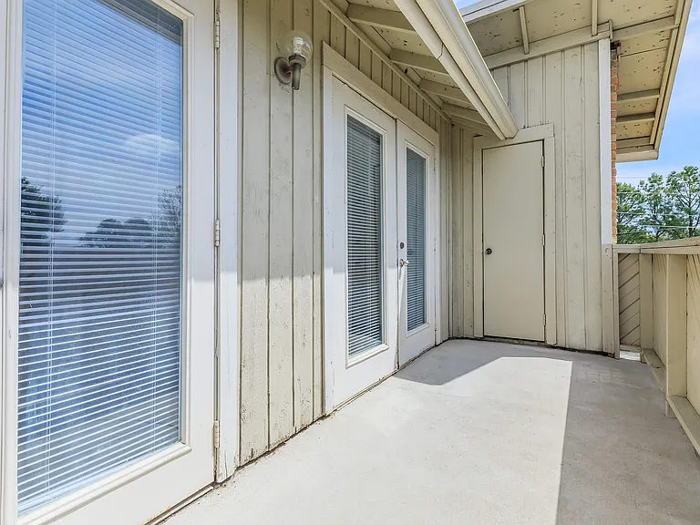 Lincoln Glens Apartments — Photo 42