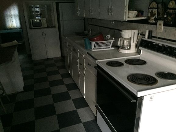 3rd image of 16 York Ave APT 1