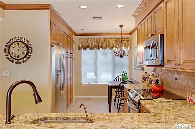 1st image of 111 Fox Hill Dr