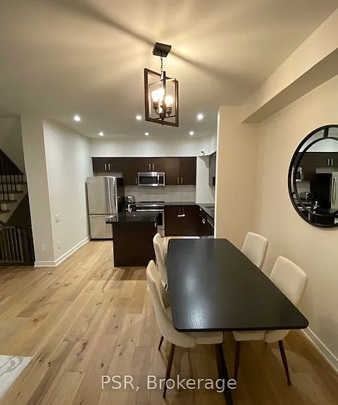 19 Anndale Dr #Townhouse 6 — Photo 4