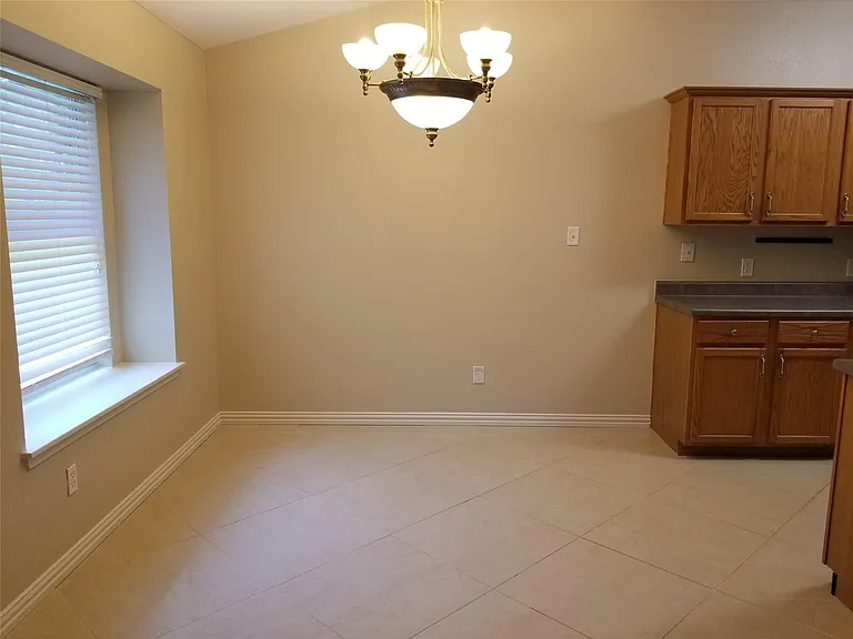 3307 Saint Genevieve Dr — Photo 6