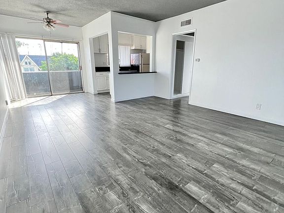 3rd image of 1821 Crenshaw Blvd #3B-2Ba