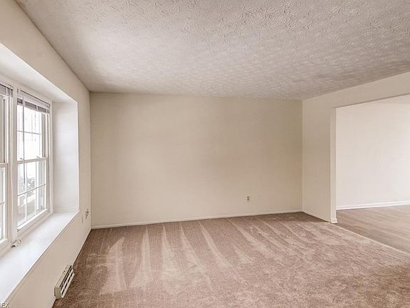 4th image of 4299 Cox Dr #D