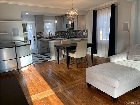 2nd image of 908 W 37th St