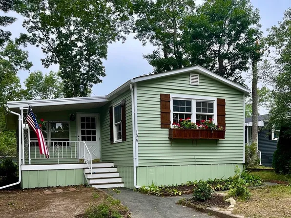 106 Doolittle Ln, West Wareham, MA 02576