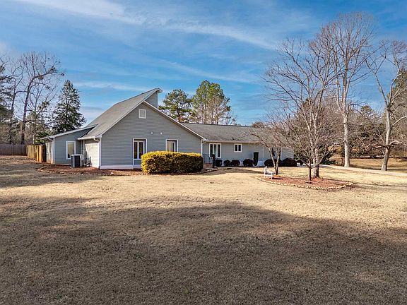 3rd image of 260 Heritage Hills Dr