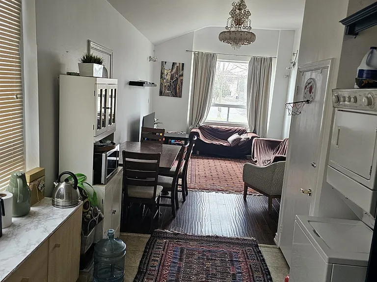 3242 Lawrence Ave E — Photo 5