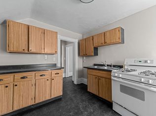 1018 Wright St #A, Oshkosh, WI 54901