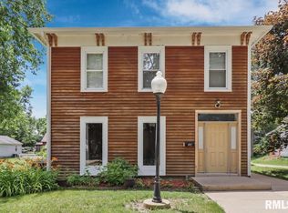 407 Carroll St, Henry, IL 61537