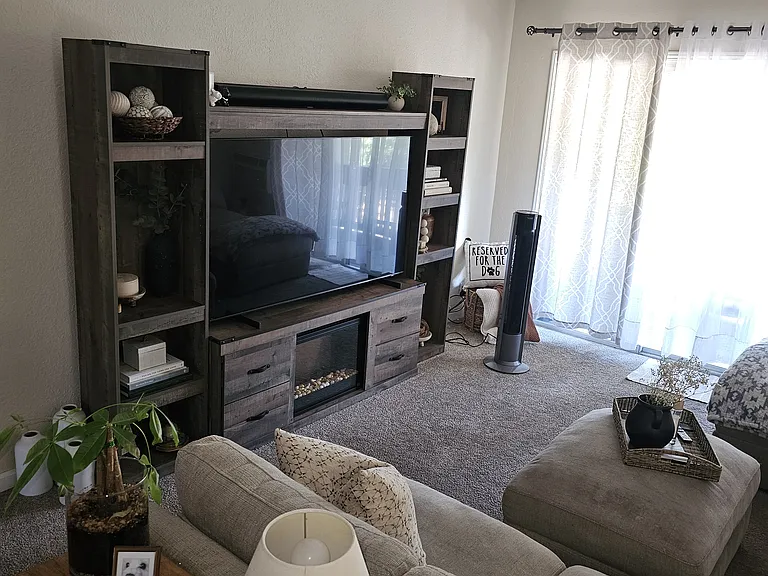 1009 Murrieta Blvd — Photo 3