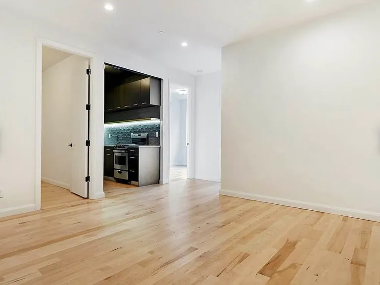316 Evergreen Ave #2A — Photo 1