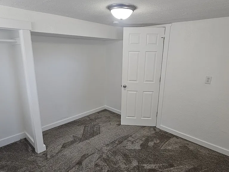 150 E 1100 N — Photo 17
