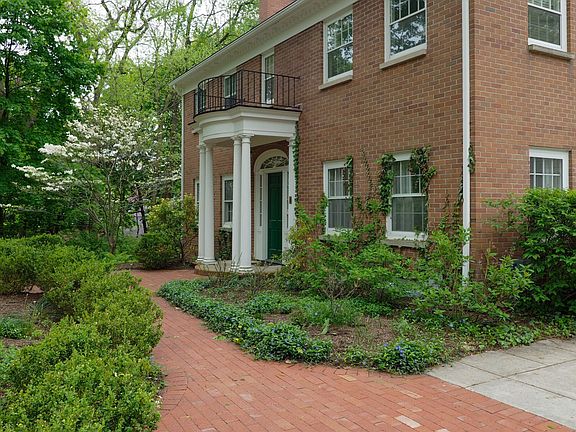 1429 Spruce Dr-103