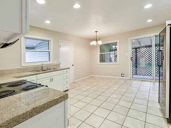 4th image of 7404 Westgate Dr